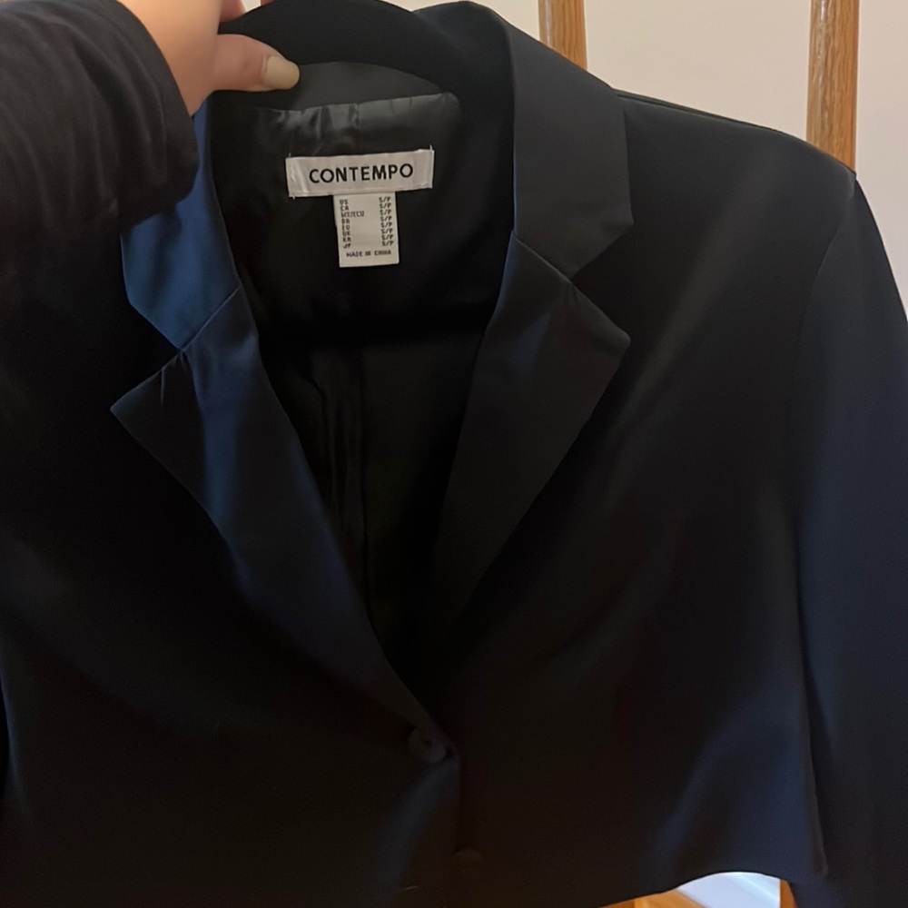 Women’s crop blazer